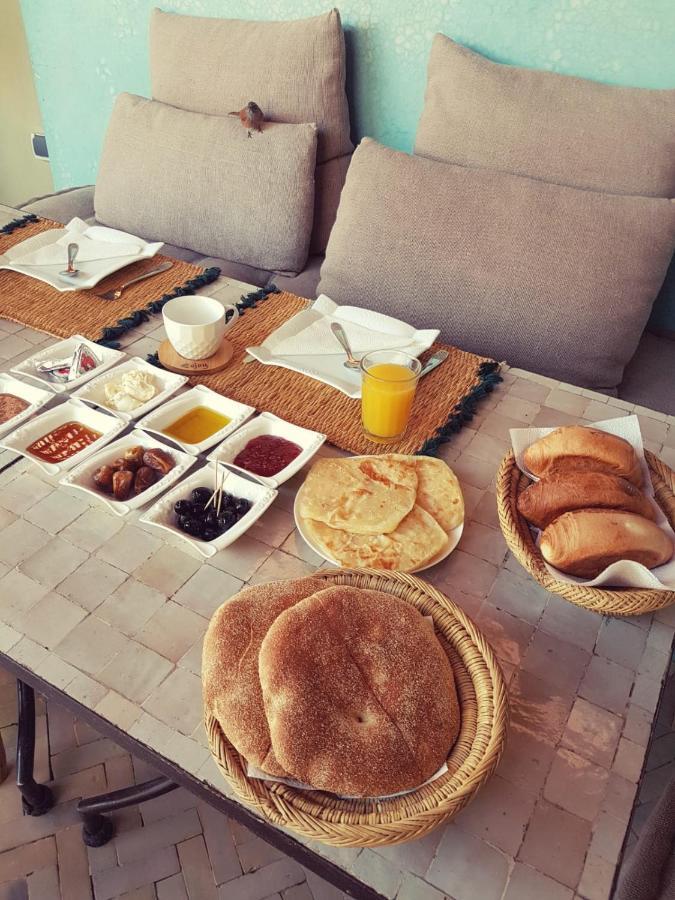 Riad Laly Tourisme Eclaire Le Bijou De La Medina Marrákes Kültér fotó