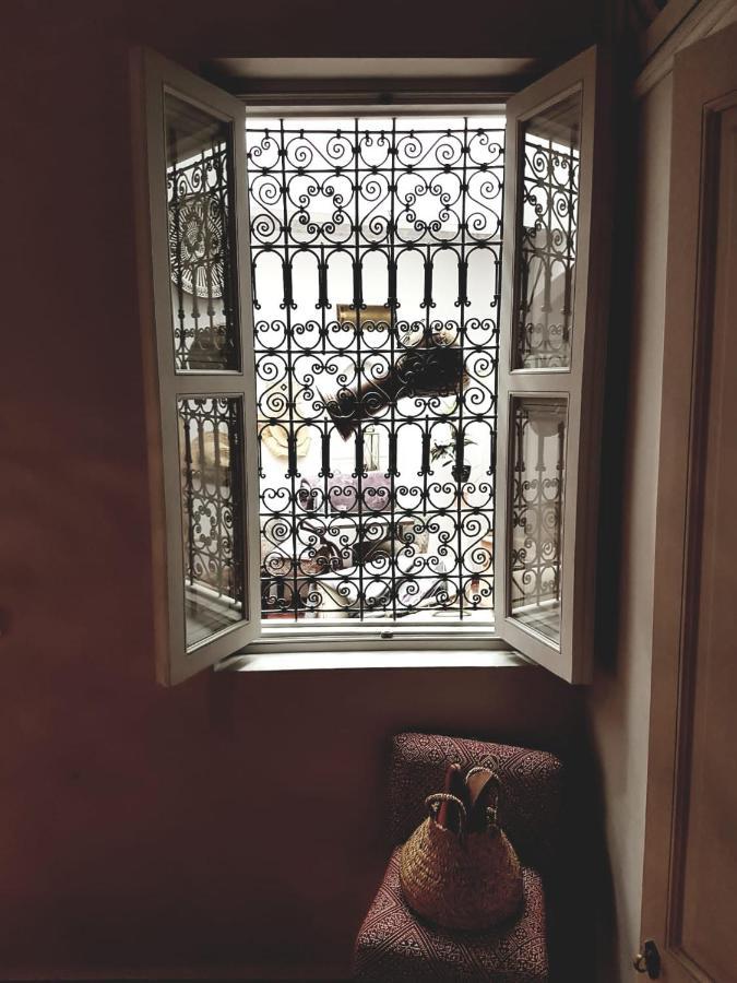 Riad Laly Tourisme Eclaire Le Bijou De La Medina Marrákes Kültér fotó