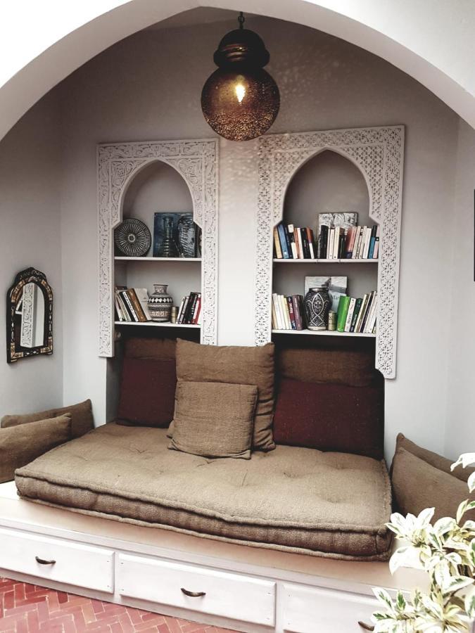 Riad Laly Tourisme Eclaire Le Bijou De La Medina Marrákes Kültér fotó