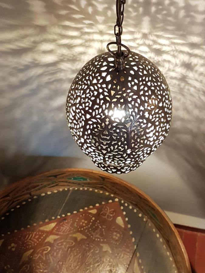 Riad Laly Tourisme Eclaire Le Bijou De La Medina Marrákes Kültér fotó