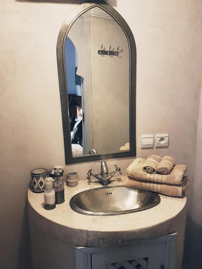 Riad Laly Tourisme Eclaire Le Bijou De La Medina Marrákes Kültér fotó