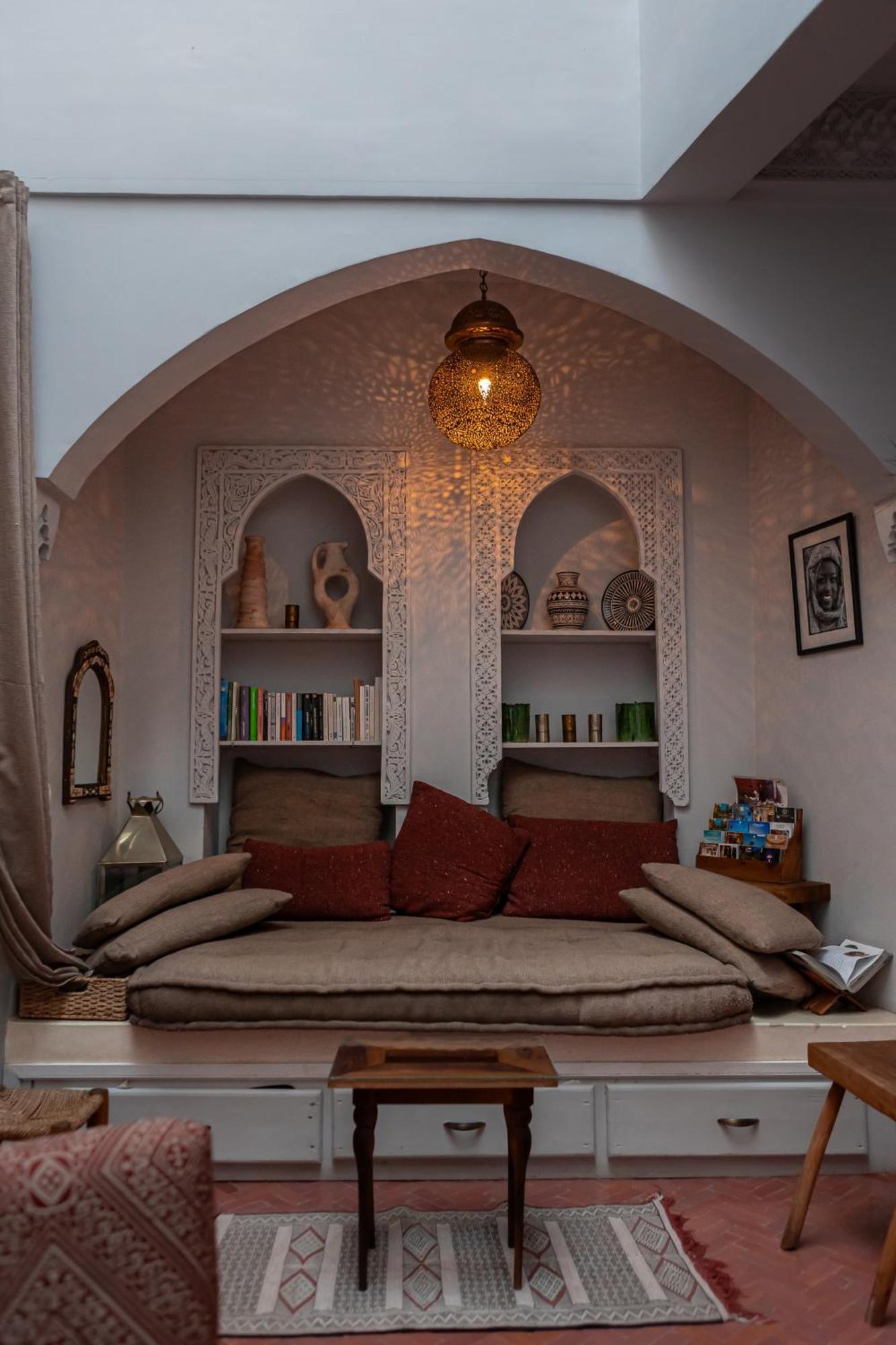 Riad Laly Tourisme Eclaire Le Bijou De La Medina Marrákes Kültér fotó