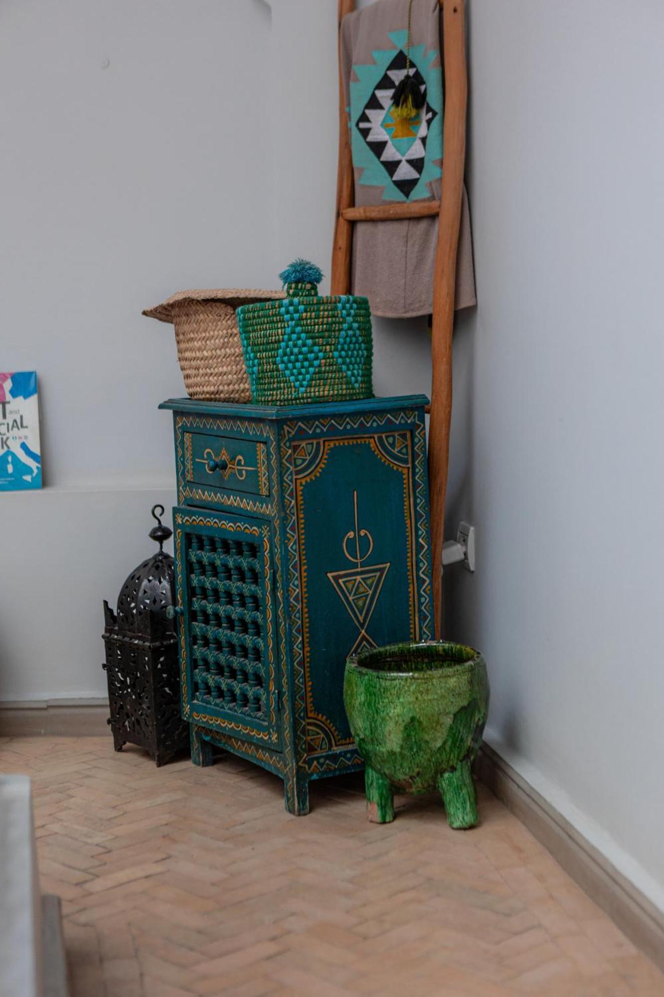 Riad Laly Tourisme Eclaire Le Bijou De La Medina Marrákes Kültér fotó