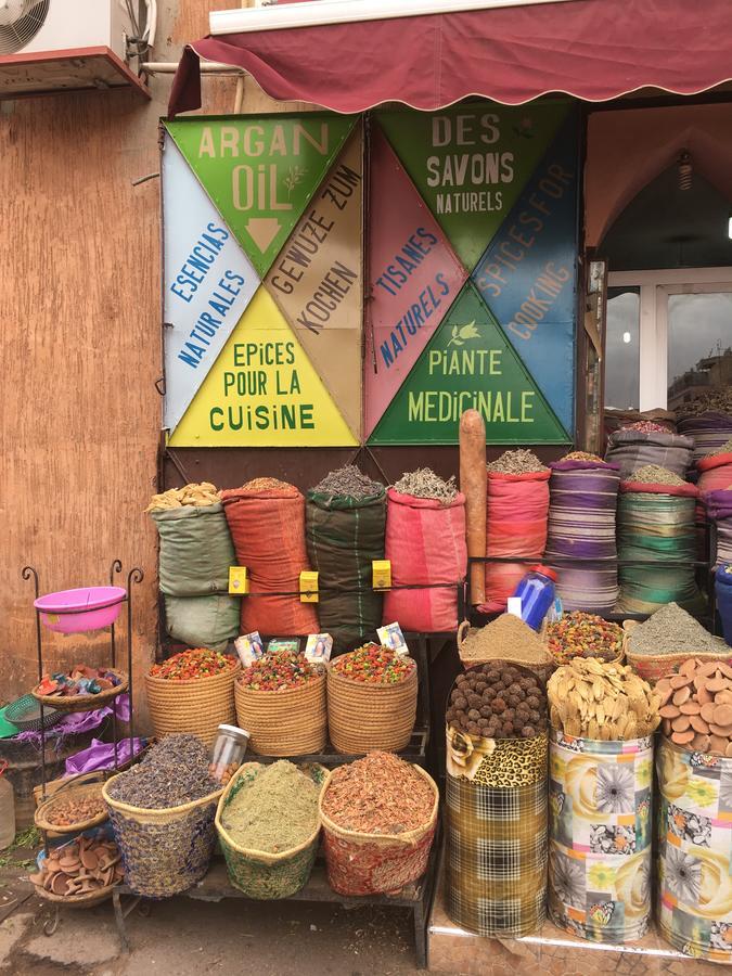 Riad Laly Tourisme Eclaire Le Bijou De La Medina Marrákes Kültér fotó