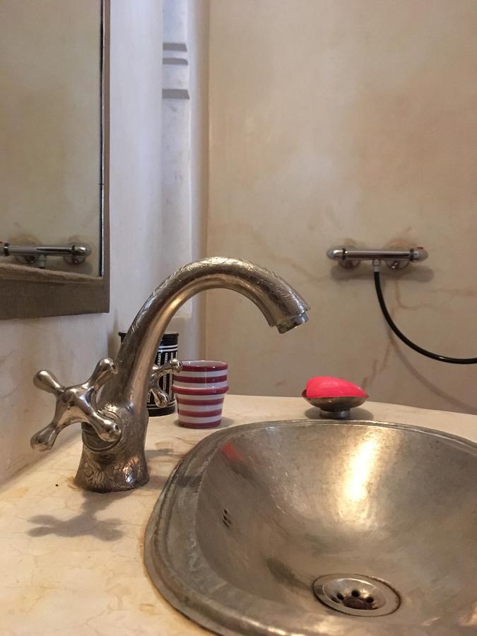 Riad Laly Tourisme Eclaire Le Bijou De La Medina Marrákes Kültér fotó