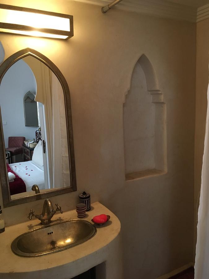 Riad Laly Tourisme Eclaire Le Bijou De La Medina Marrákes Kültér fotó