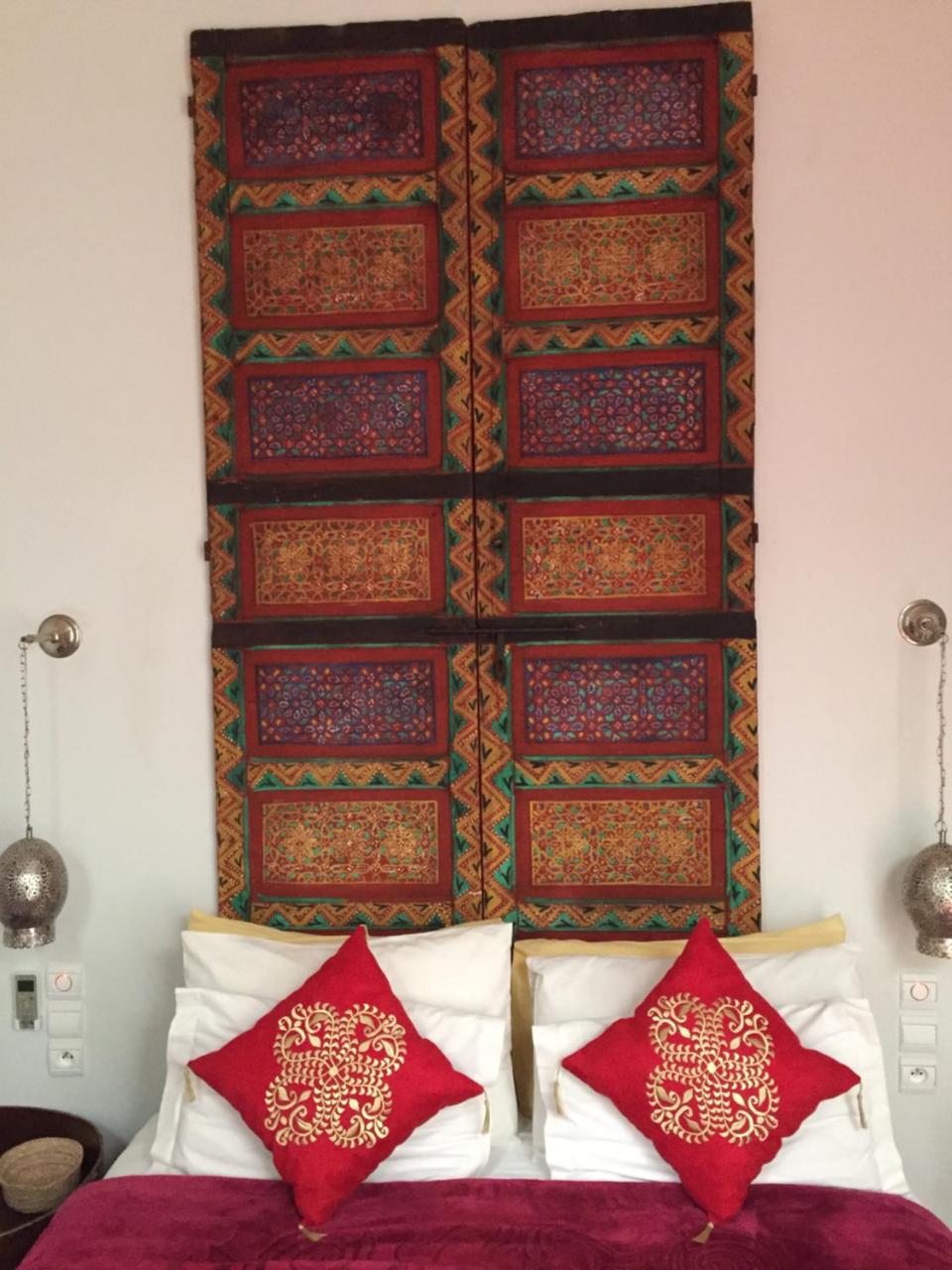 Riad Laly Tourisme Eclaire Le Bijou De La Medina Marrákes Kültér fotó